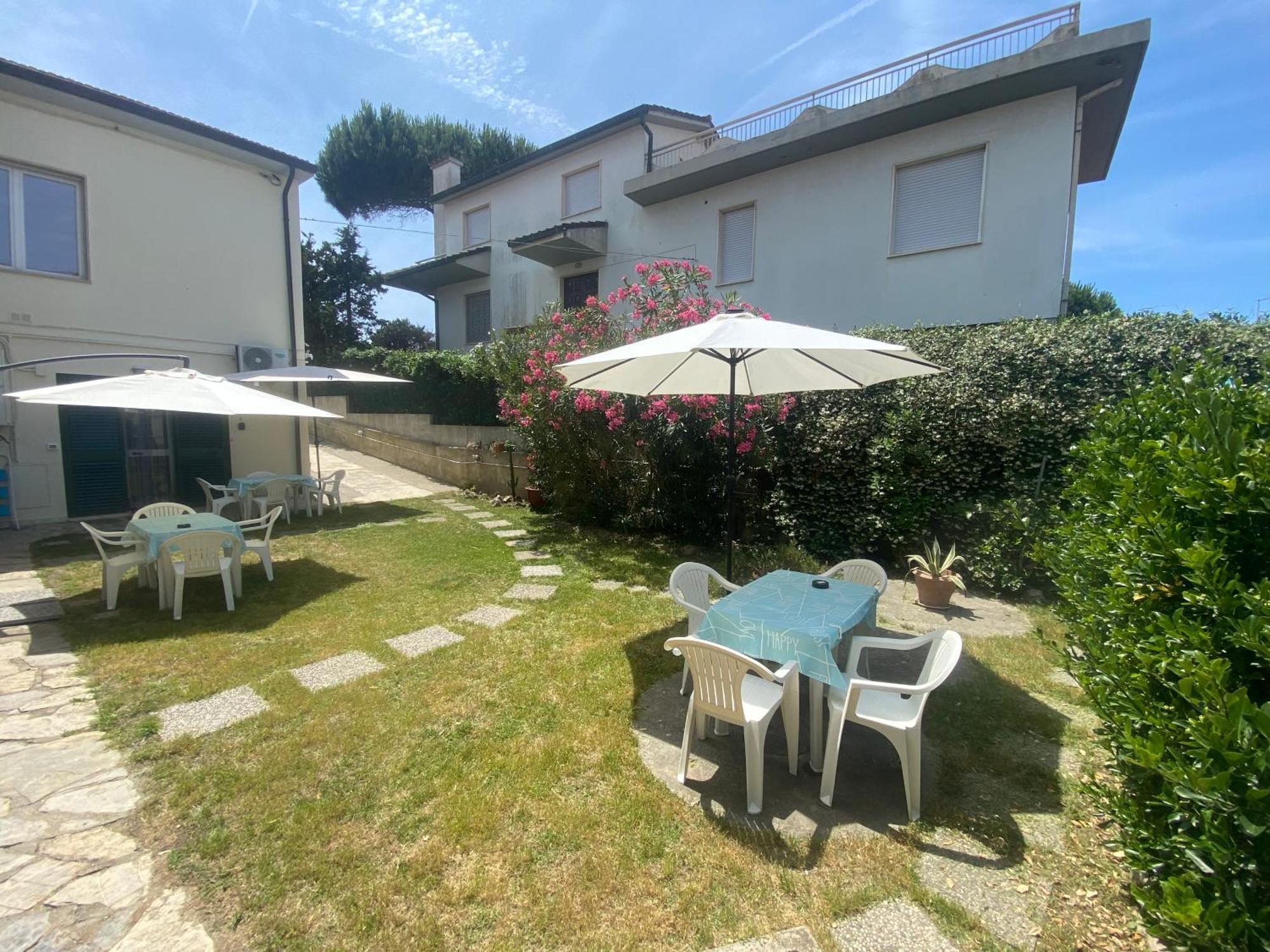 Le Tre Isolette A 200M Dal Mare Daire Marina Di Pisa Dış mekan fotoğraf